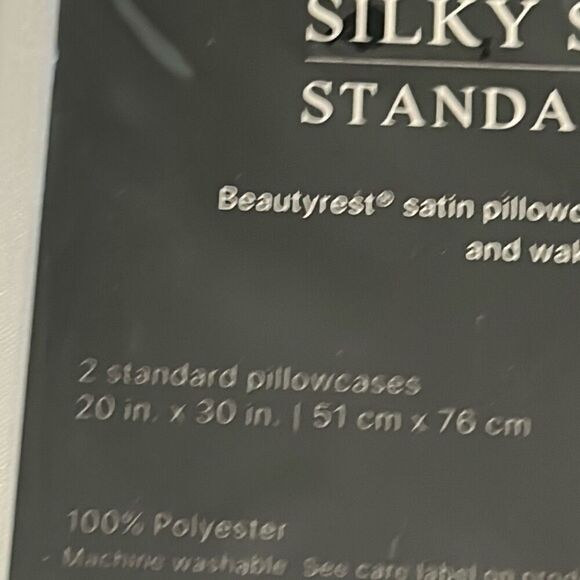 2 New Beautyrest white satin 20 x 30 pillowcases set of two - Picture 3 of 3